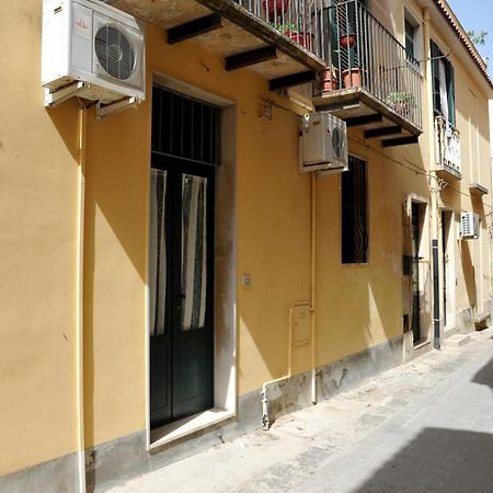 Casa Salonia Apartment Noto Luaran gambar